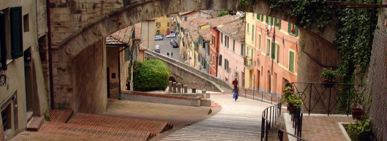 La-bicicletta-a-pedalata-assistita-per-visitare-Perugia-768x280